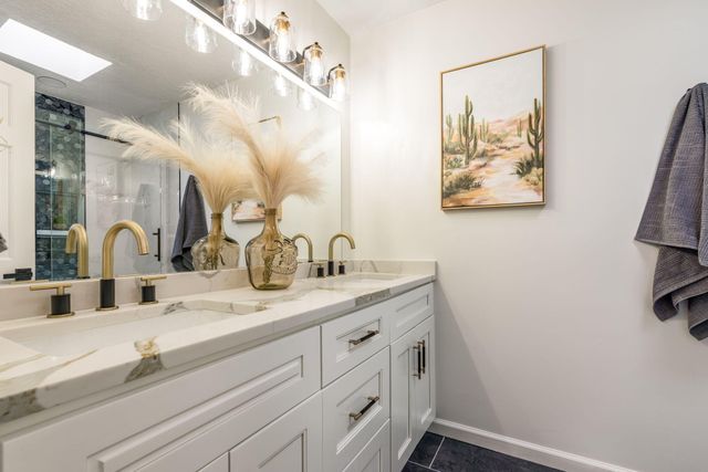 1105 Salamanca Street NW, Los Ranchos, NM 87107