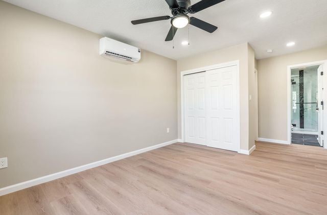 1105 Salamanca Street NW, Los Ranchos, NM 87107