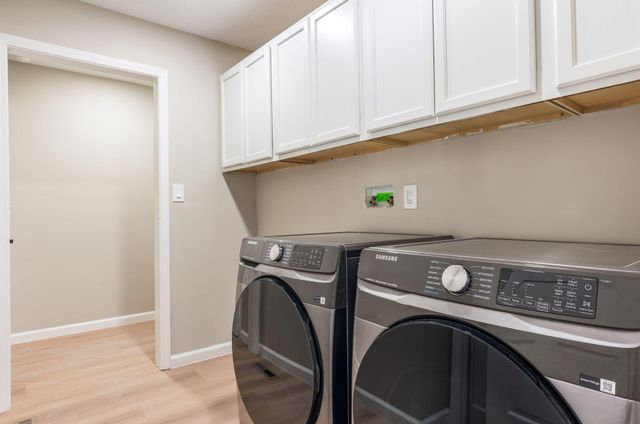 1105 Salamanca Street NW, Los Ranchos, NM 87107