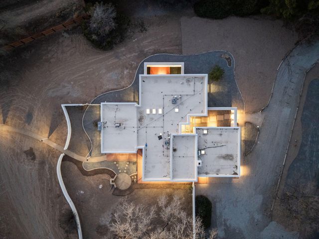 1105 Salamanca Street NW, Los Ranchos, NM 87107