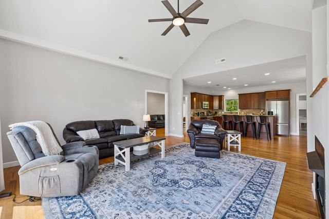 94 Mires Rd, Mount Juliet, TN 37122
