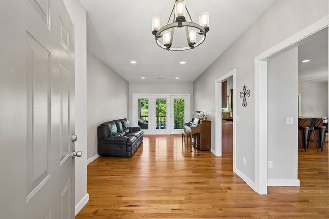 94 Mires Rd, Mount Juliet, TN 37122
