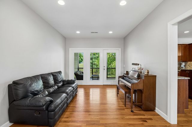 94 Mires Rd, Mount Juliet, TN 37122