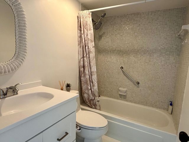 3000 Riomar Street 703, Fort Lauderdale, FL 33304