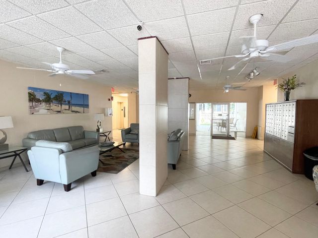 3000 Riomar Street 703, Fort Lauderdale, FL 33304