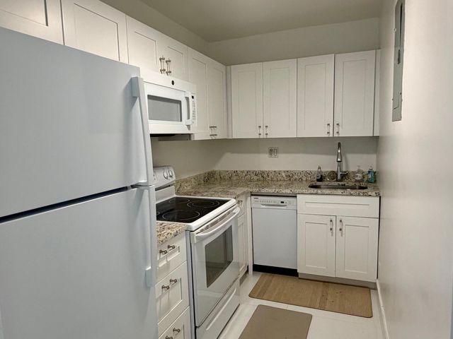 3000 Riomar Street 703, Fort Lauderdale, FL 33304