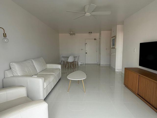 3000 Riomar Street 703, Fort Lauderdale, FL 33304