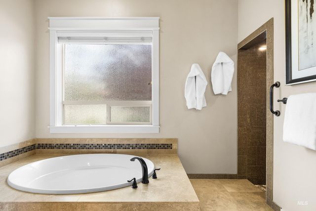 2107 W San Remo Drive, Meridian, ID 83642