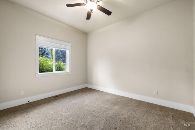 2107 W San Remo Drive, Meridian, ID 83642