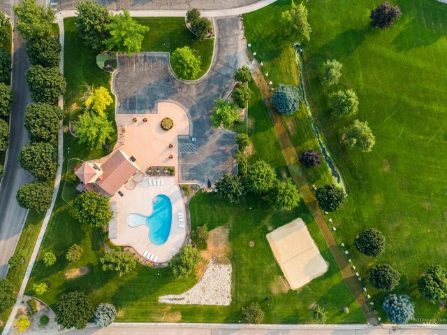 2107 W San Remo Drive, Meridian, ID 83642