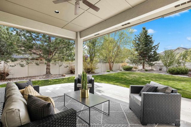 2107 W San Remo Drive, Meridian, ID 83642