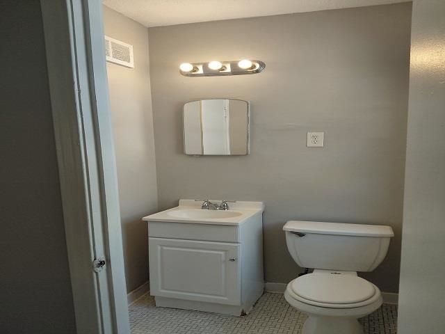 2004 ST ELMO AVE, Memphis, TN 38127