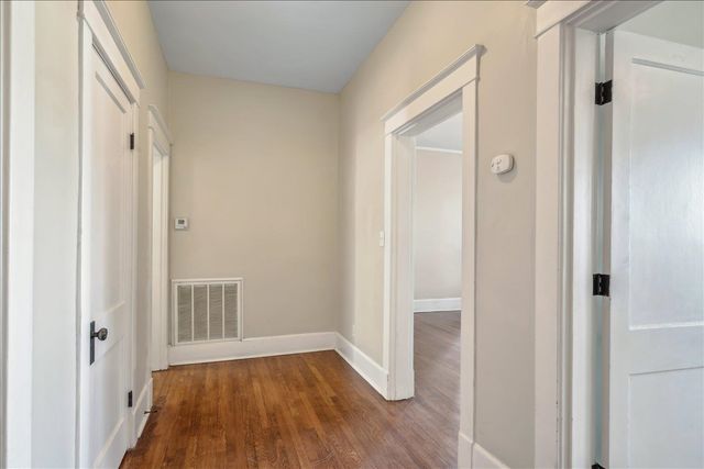 1118 Poplar Ave Apt 11, Memphis, TN 38105