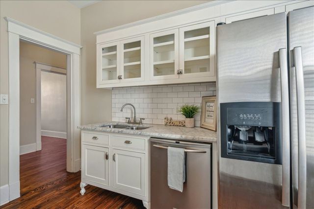 1118 Poplar Ave Apt 11, Memphis, TN 38105