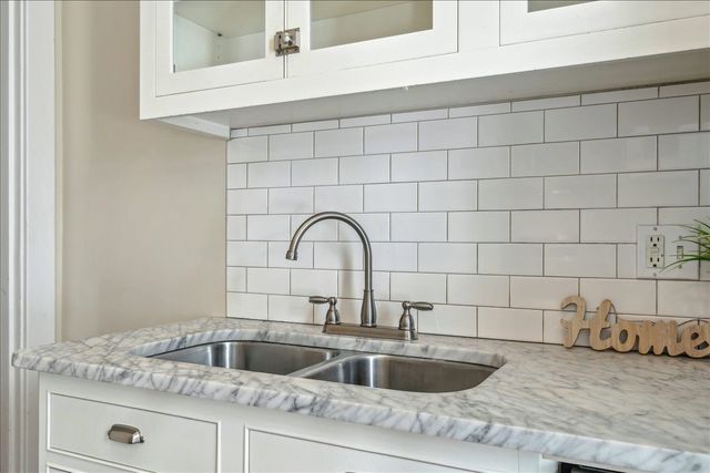 1118 Poplar Ave Apt 11, Memphis, TN 38105