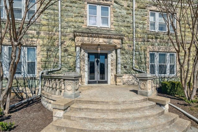 1118 Poplar Ave Apt 11, Memphis, TN 38105