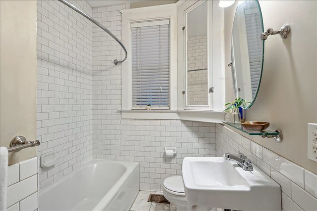 1118 Poplar Ave Apt 11, Memphis, TN 38105