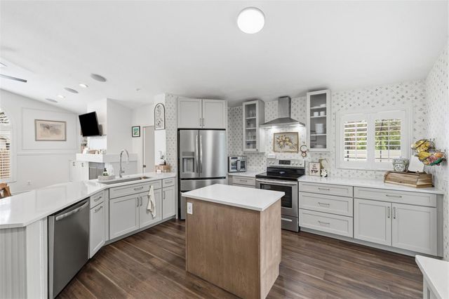 1521 WATERWOOD DRIVE, Lutz, FL 33559
