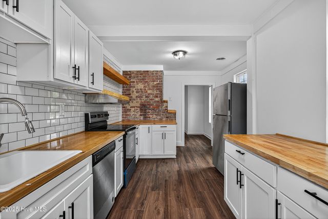 122 E Bayshore Boulevard, Jacksonville, NC 28540