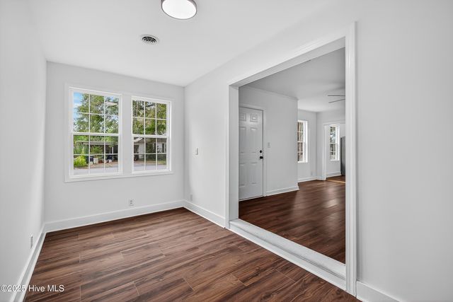 122 E Bayshore Boulevard, Jacksonville, NC 28540