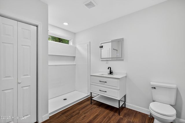 122 E Bayshore Boulevard, Jacksonville, NC 28540