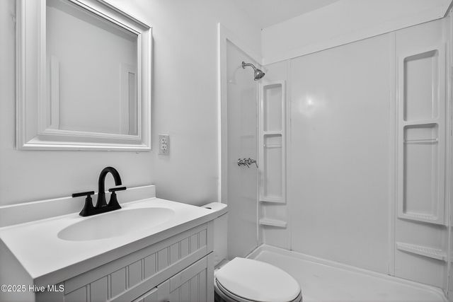 122 E Bayshore Boulevard, Jacksonville, NC 28540