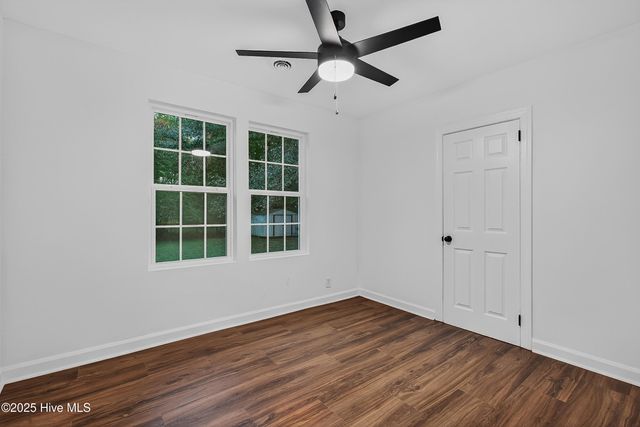 122 E Bayshore Boulevard, Jacksonville, NC 28540