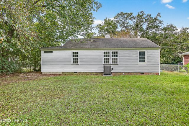122 E Bayshore Boulevard, Jacksonville, NC 28540