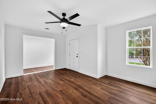 122 E Bayshore Boulevard, Jacksonville, NC 28540