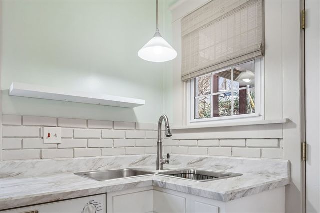 122 Saint Peter Way, Hempfield Twp, PA 15644