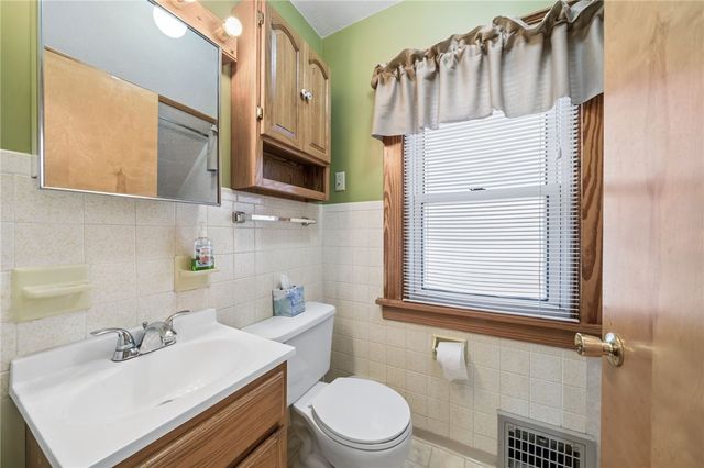 122 Saint Peter Way, Hempfield Twp, PA 15644