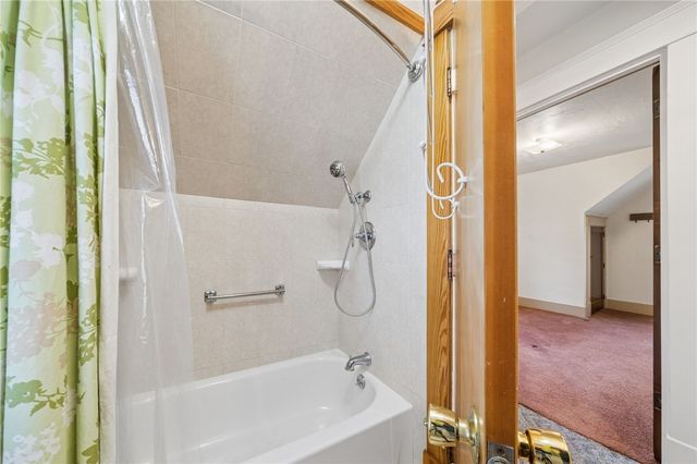 122 Saint Peter Way, Hempfield Twp, PA 15644