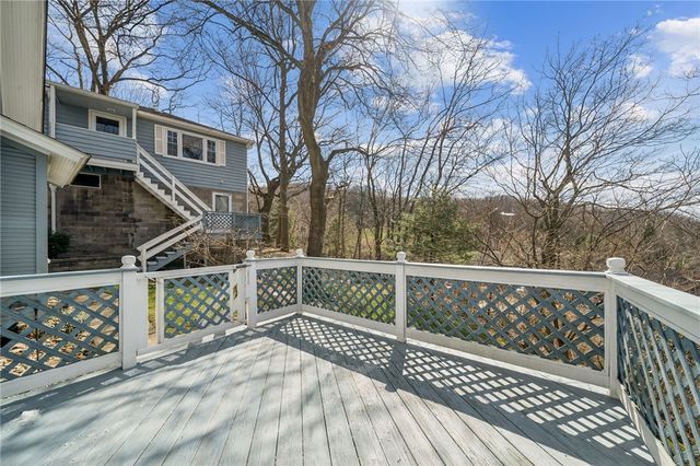 122 Saint Peter Way, Hempfield Twp, PA 15644