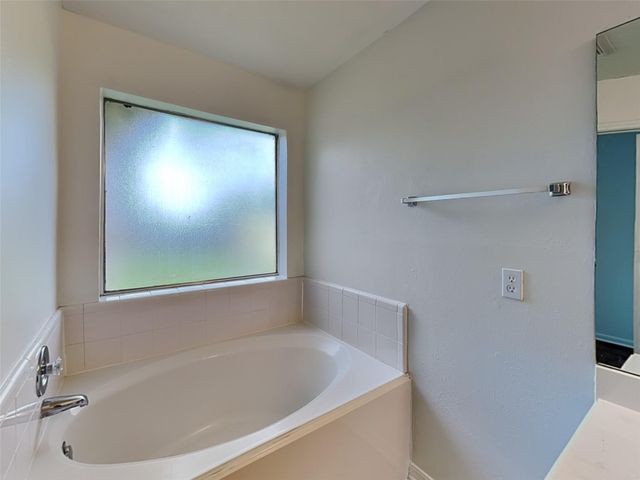 9220 Mahan Drive, La Porte, TX 77571
