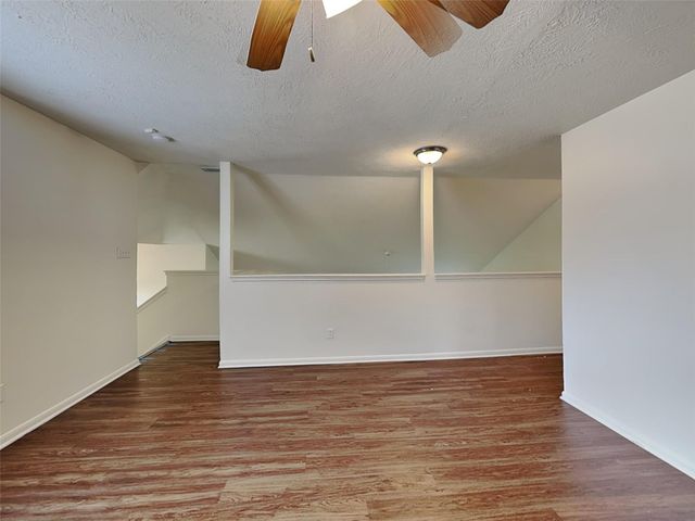 9220 Mahan Drive, La Porte, TX 77571