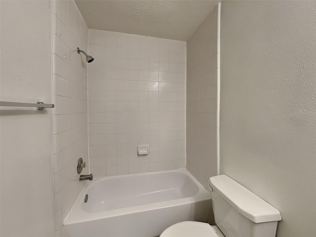 9220 Mahan Drive, La Porte, TX 77571