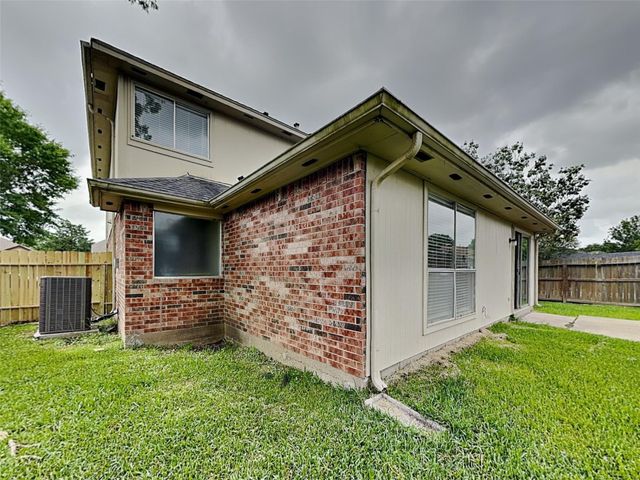 9220 Mahan Drive, La Porte, TX 77571