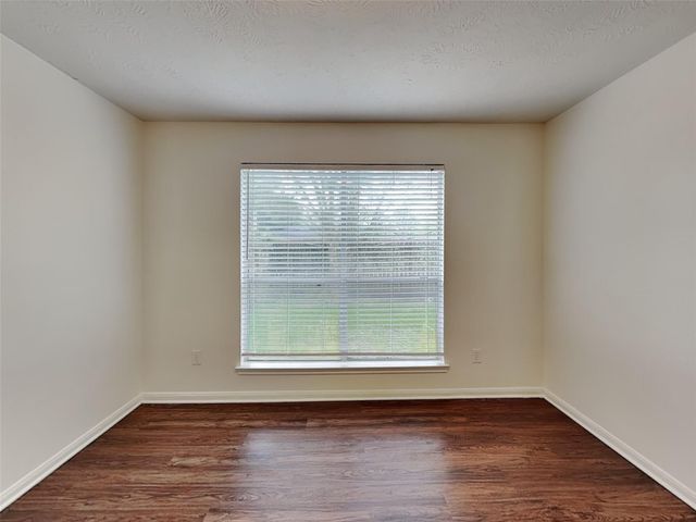 9220 Mahan Drive, La Porte, TX 77571