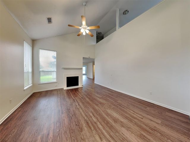 9220 Mahan Drive, La Porte, TX 77571