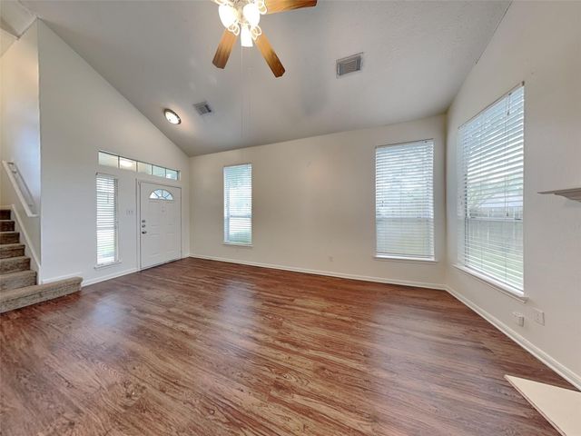 9220 Mahan Drive, La Porte, TX 77571