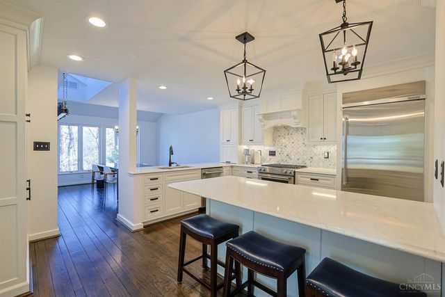 14 Spring Knoll Drive, Mariemont, OH 45227