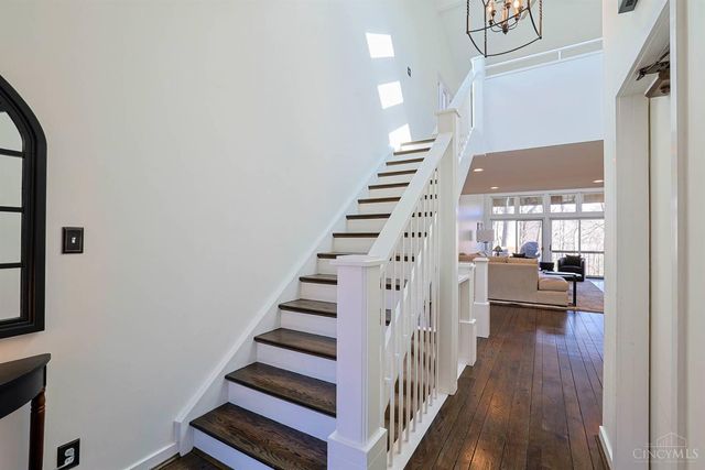 14 Spring Knoll Drive, Mariemont, OH 45227