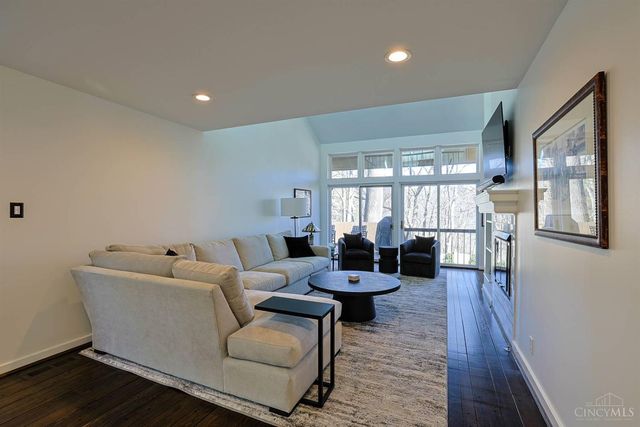 14 Spring Knoll Drive, Mariemont, OH 45227