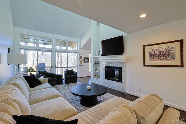 14 Spring Knoll Drive, Mariemont, OH 45227