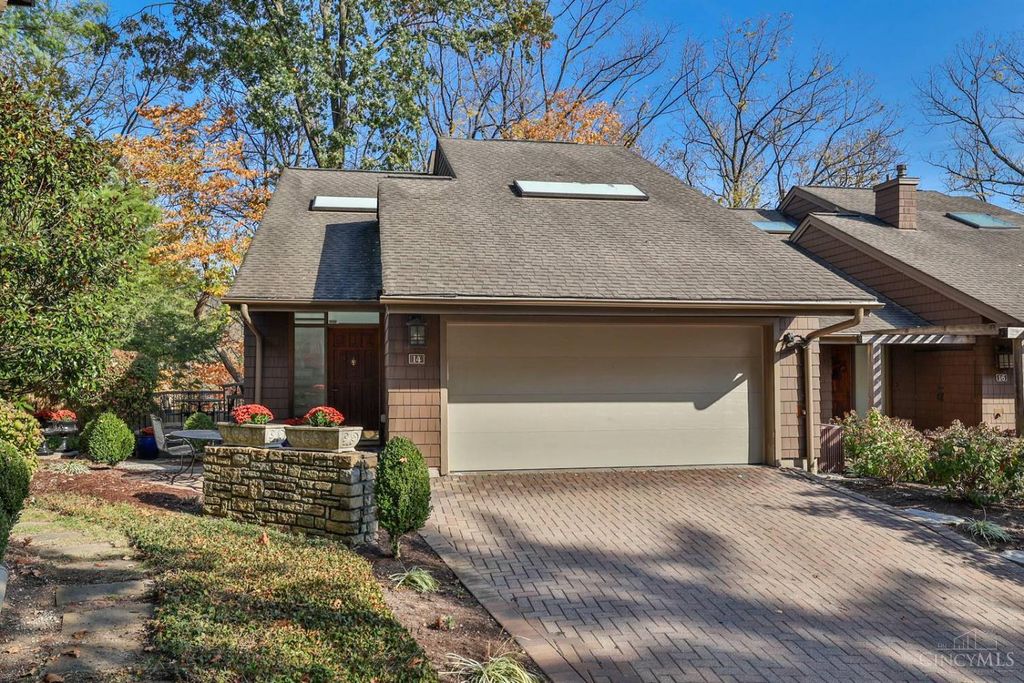 14 Spring Knoll Drive, Mariemont, OH 45227