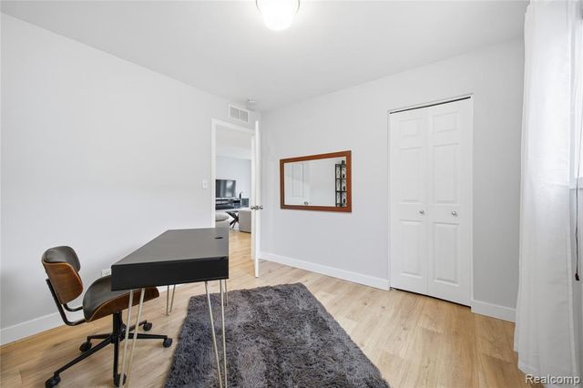 393 W Hudson Avenue, Madison Heights, MI 48071