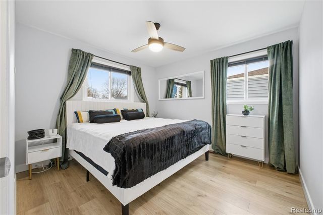 393 W Hudson Avenue, Madison Heights, MI 48071