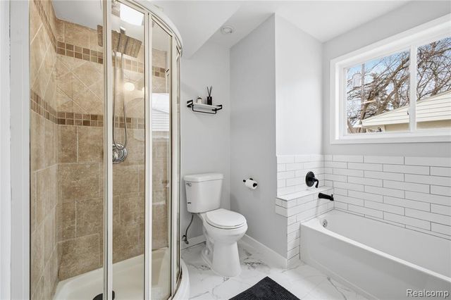 393 W Hudson Avenue, Madison Heights, MI 48071