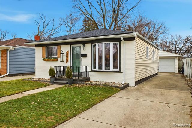 393 W Hudson Avenue, Madison Heights, MI 48071