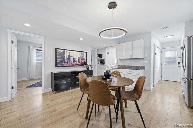 393 W Hudson Avenue, Madison Heights, MI 48071